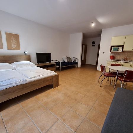 Fatrapark 2 Apartments Hrabovo - Hlavna Recepcia Rózsahegy Kültér fotó